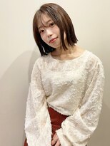 ゼン(ZEEN)&nbsp;外ハネボブ/ベージュカラー  担当:いとうゆい