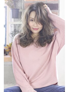 ビュートヘアー(Viewt hair) 【viewt hair】　透明感　フォギーアッシュ×うざバング 福山市