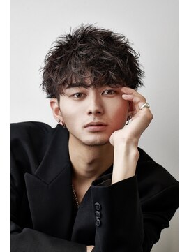 ゴールド 京都(GOALD) #センターパートウルフ　波打ちスパイラル　ツイストスパイラル