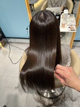 ロンドメリア 天神大名店(Lond Melia) ★グレージュカラー斜めバングデザインカラーシルキー ベージュ