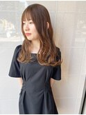 ベージュで魅せる顔まわりセミロンレイヤー