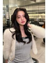 暗髪大人レイヤー_グレーベージュレイヤーロング黒髪
