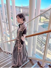 【井上 理香子 top styist】