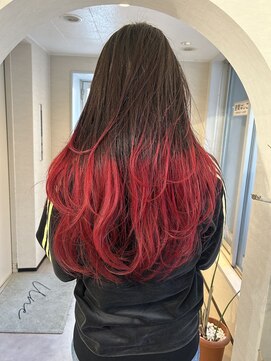 ユヌ(Une) Kotaro cardinal redのグラデーションにレイヤー