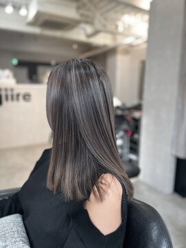 ジーレ(jiire) 細めハイライト 白髪ぼかし