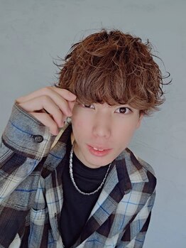 寄り添った丁寧なカウンセリングで、簡単セットでも自然にキマる大人のメンズスタイルを提案いたします◎