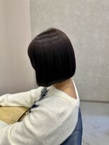 リノ(Lino)&nbsp;首元スッキリ切りっぱなしボブ