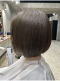 オリーブベージュ