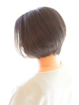 レウナ 外苑前(Reuna) 【３０代・４０代・５０代】大人の女性に人気の丸みボブ