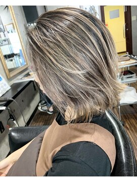 バーチョ(bacio) 【bacio】スペシャルハイライト ボブ ベージュ 外国人