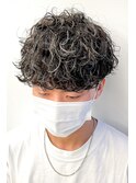 ツーブロックマッシュ波巻きスパイラルパーマハイライトカラー