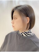 映えるホワイトインナーボブ透明感ベージュ