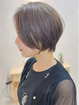 キビト(kibito) ショートボブ クリアグレージュ