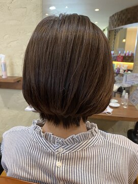 サード(ThairD) ショートも毛並みから綺麗に!ステップボーンカット/30代40代50代