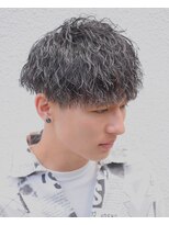 フリーク バーバーショップ 都島店(FREAK BARBER SHOP) 黒髪束感ツーブロックマッシュ縦落ちツイストスパイラルパーマ