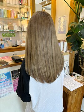 ギャラクシー ヘアードレッサーズ(galaxy hairdressers) 透明感赤みを抑えたミルクティーグレージュ