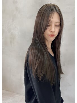 ヌール(Nuru) 透明感Olive color