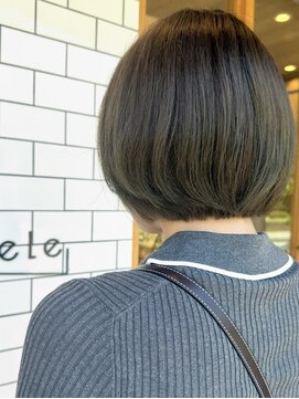 ノエル(noele) ショートボブ×オリーブカラー