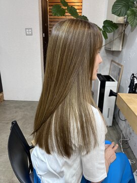 ソエル(Soell) 神戸 元町 レイヤーカット ヘアカラー ハイライト 髪質改善