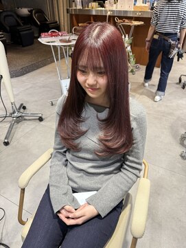 エス 大阪梅田店(es) チェリーレッド×レイヤーカット