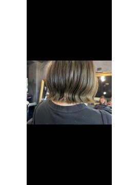 リリーズ(Lily's) マッドカラー　外はねボブ