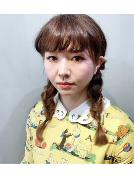 コンパス(COMPASS) ねじりヘアアレンジ