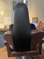 スローネ(THRONE)&nbsp;黒髪ロング／韓国／髪質改善／トリートメント