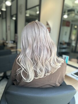 ラフ 難波店(LAFF) #黒髪#ボブルフ#ネビージュ#小顔#ワンレン