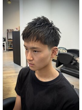 リヴ ヘアワークス(LiVE HAIR WORKS) スパイキーショート