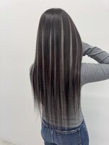 ロサ ファイブヘアー(Rosa..5Hair)&nbsp;黒髪×シルバーハイライトで強めギャル！