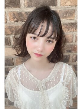 クーエフー(coo et fuu) 外ハネボブ　アッシュベージュミルクティーベージュ　くびれヘア