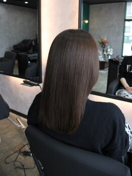 トラント ミル(TRENTEMILLE)の写真/クセ毛やうねりを自然に整えながら、柔らかくまとまるストレートを実現。思わず触りたくなるような美髪に…