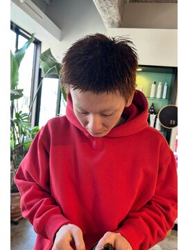 ビハインドザカーテン(BEHIND THE CURTAIN) 【外国人風メンズスタイル】ブリーチなしカラー×ベリーショート