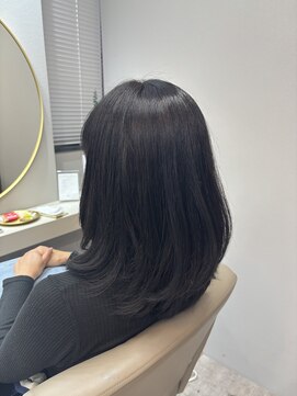 アオ 花咲町(a-o) ツヤ髪ミディアムヘア♪