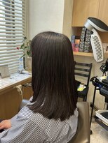 ウイバイファースト(u'i by first)&nbsp;カットはワンレンスタイル カラーはブラウン系