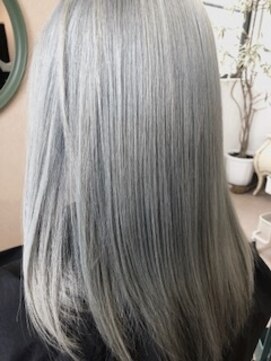 美容室マチルダ ホワイトカラー