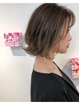 スピンヘアワークス(Spin Hair Works)&nbsp;ハイライト_外ハネボブ_ベージュカラー_シースルーバング