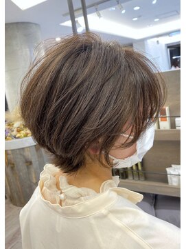 ルーブ トウキョウ(Loob. TOKYO) 【池袋】耳掛けショート丸みショートボブ外ハネくびれショート