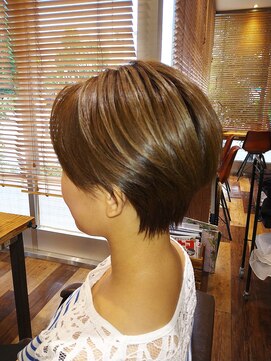 グッドネイバーズ 流山おおたかの森店(GOOD NEIGHBORS) ３６０度キレイめショートスタイル