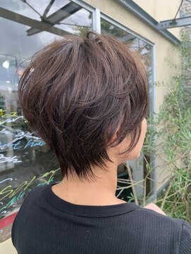 グラムアッシュ(GLAM ASH) ハンサムショートボブ