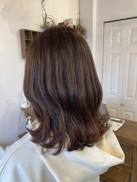 レイリー(LAiLy) ピンクブラウン　透明感　スロウカラー　韓国　くびれ