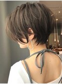美髪シアーカラーピンクブラウンショートカット切りっぱなしボブ