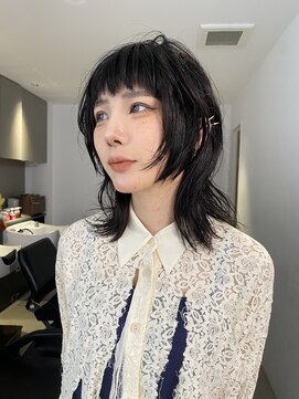 ナループロアツム(Nalu pu loa Tsum) ミディアムレイヤー/レイヤーカット/ハイレイヤー