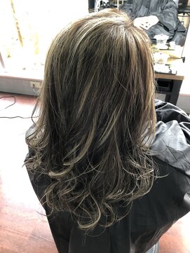 ル レーヴ 和田店(Le reve) 白髪ぼかし☆艶ハイライト