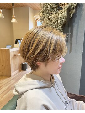 ヴァロ(Valo) 大人の色気・ハンサムクールショートボブ