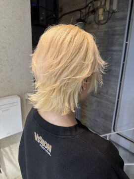 シーン(seen) ○抜きっぱなしブロンド中性ウルフカットロングウルフレイヤー