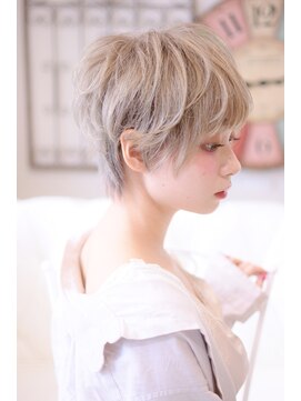 メイズ(MAZE) ガーリーフェザーショート【メイズ東中野・鍛原志行】