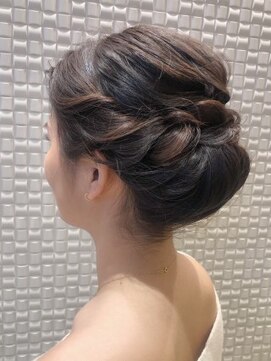 オリーブスバイネオリーブ(Olive's by neolive) 【新宿 Olives by neolive】ねじりシニョン