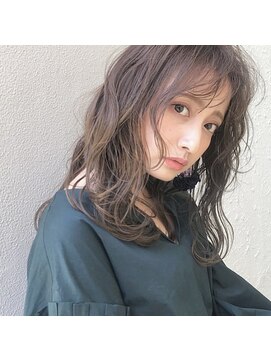 ロンド ストラーダ 心斎橋(Lond strada) セクションカラーペールベージュ