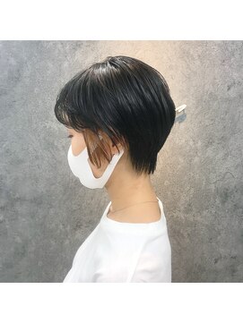 アパートメント オブ ソロン(The Apartment of Solon) 【所渉】イヤリングカラー/ベージュカラー/ハンサムショート